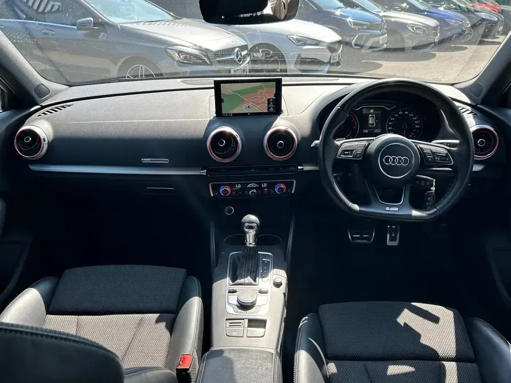 Used Audi A3 Sportback S-Line 150 HP (110 kW) 2019 White Hatchback