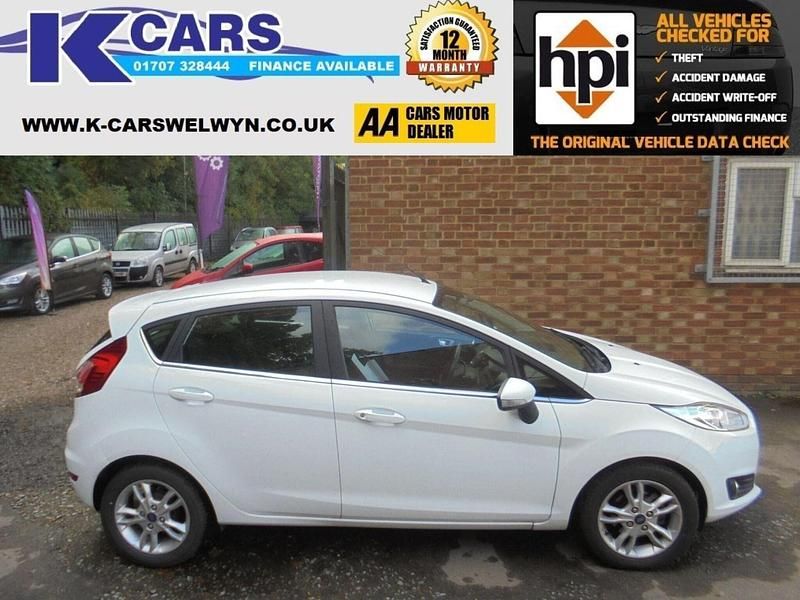 White Used 2015 Ford Fiesta Zetec Hatchback | £6,250 (Fair price) - Image 1/3