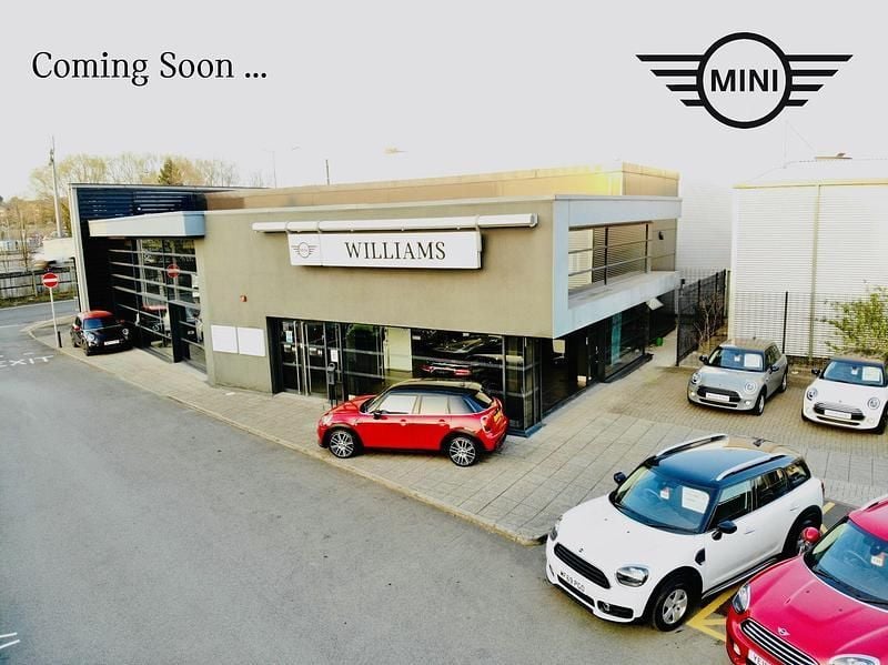 White Used 2022 Mini Cooper S Clubman Classic Estate | £20,990 (Fair price) - Image 1/1
