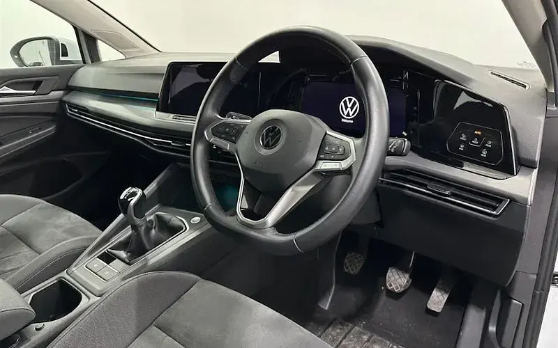 Used VW Golf VII Style 131 HP (96 kW) 2021 White Hatchback