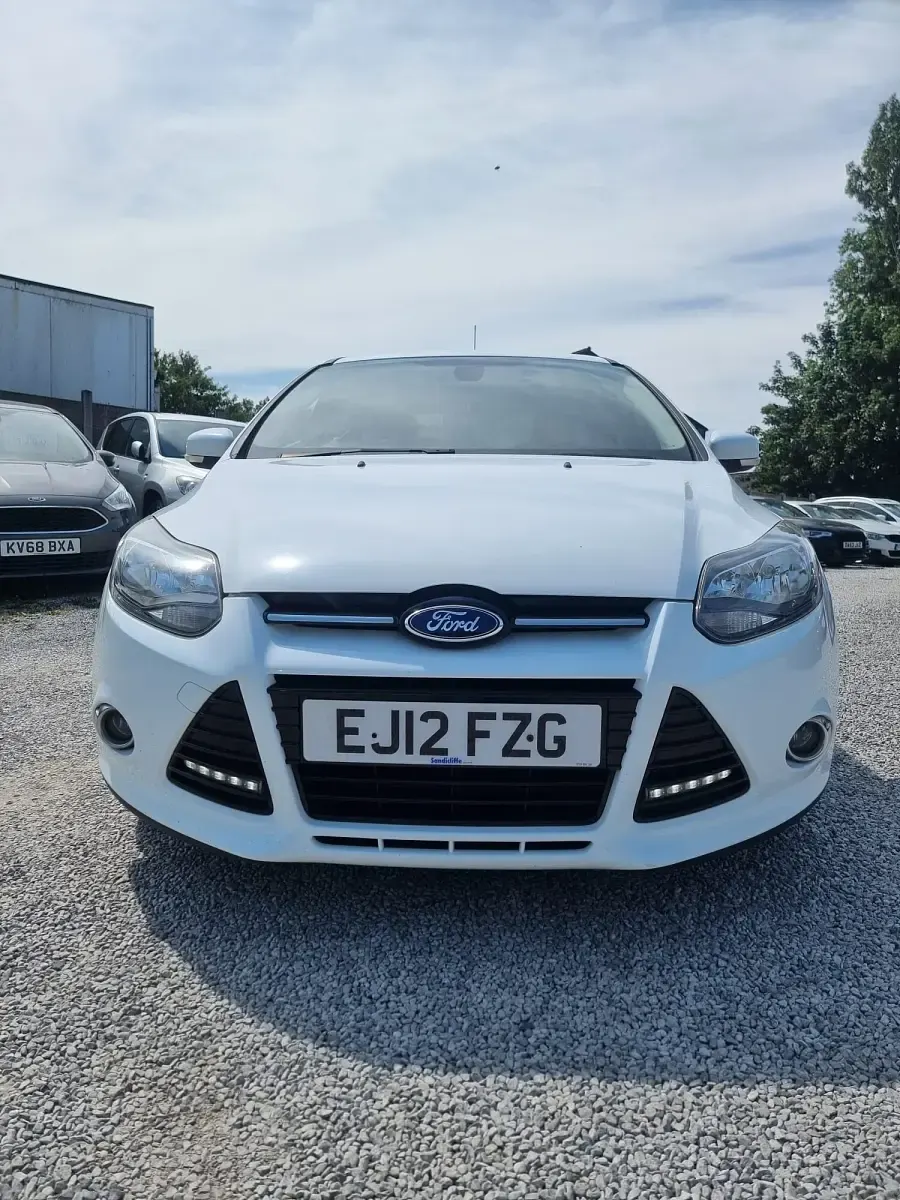 Used Ford Fiesta Titanium 96 HP (70 kW) 2012 Silver Hatchback