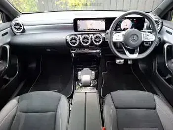 Begagnad Mercedes A200 Executive 163 HK (119 kW) 2022 Svart Halvkombi