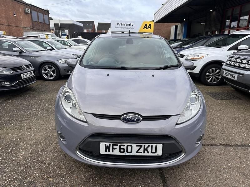 Używany Ford Fiesta Titanium 96 KM (70 kW) 2011 Srebrny Hatchback