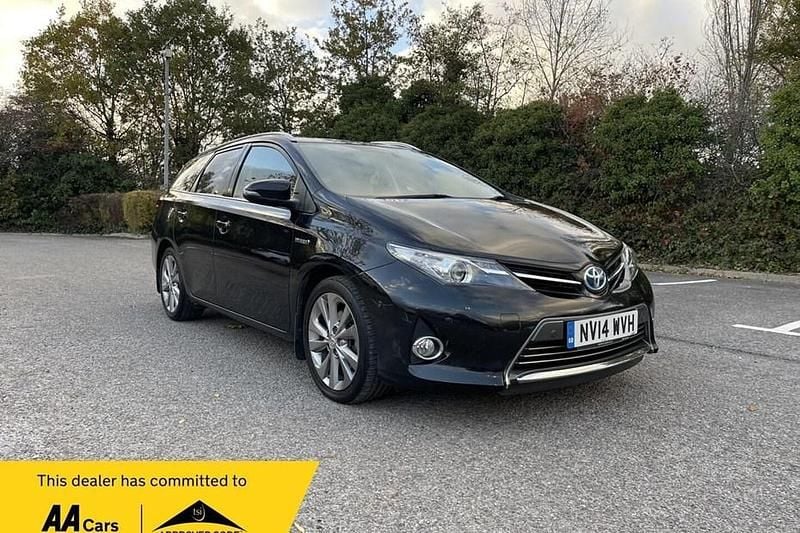 Used 2014 Toyota Auris Touring Sports Estate | £9,780 (Fair price) - Image 1/1