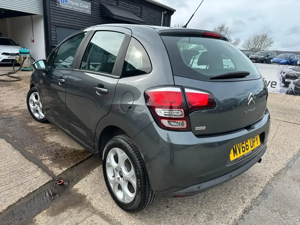 Usado Citroën C3 PureTech 2016 Gris Utilitario