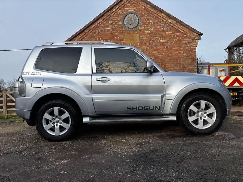 Used Mitsubishi Shogun 197 HP (144 kW) 2011 Silver SUV