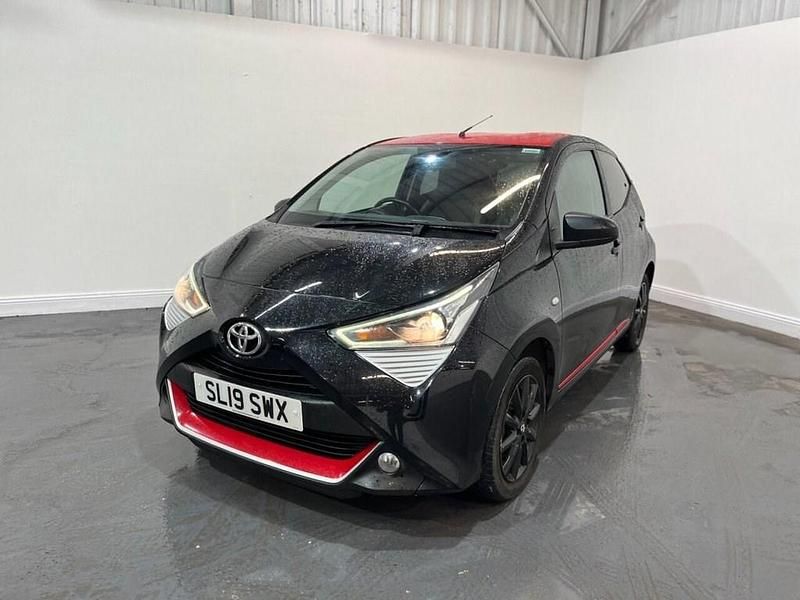 Used Toyota Aygo x-press 71 HP (52 kW) 2019 Black Hatchback