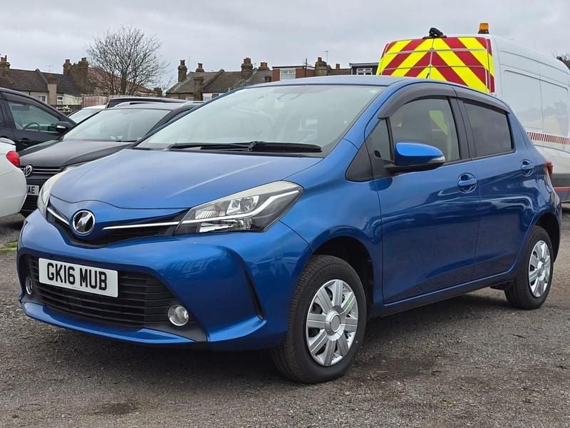 Used Toyota Yaris Design 2016 Blue Hatchback