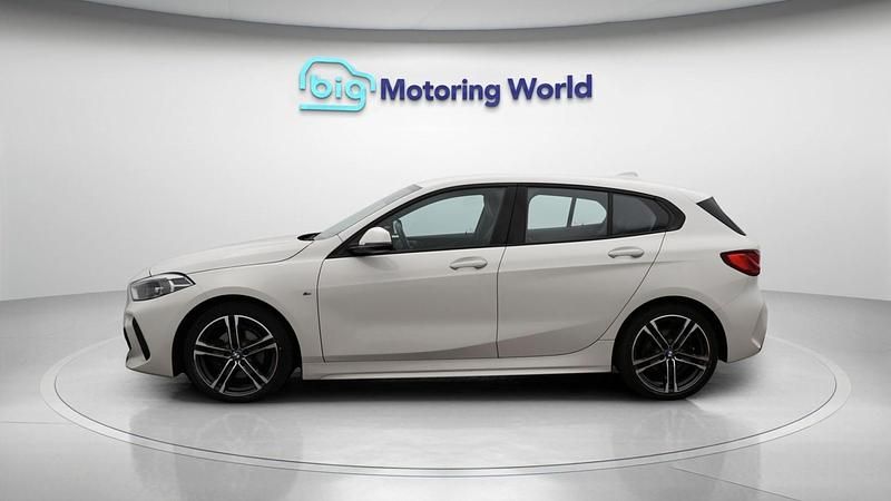 Used BMW 118 M Sport 134 HP (98 kW) 2022 White Hatchback