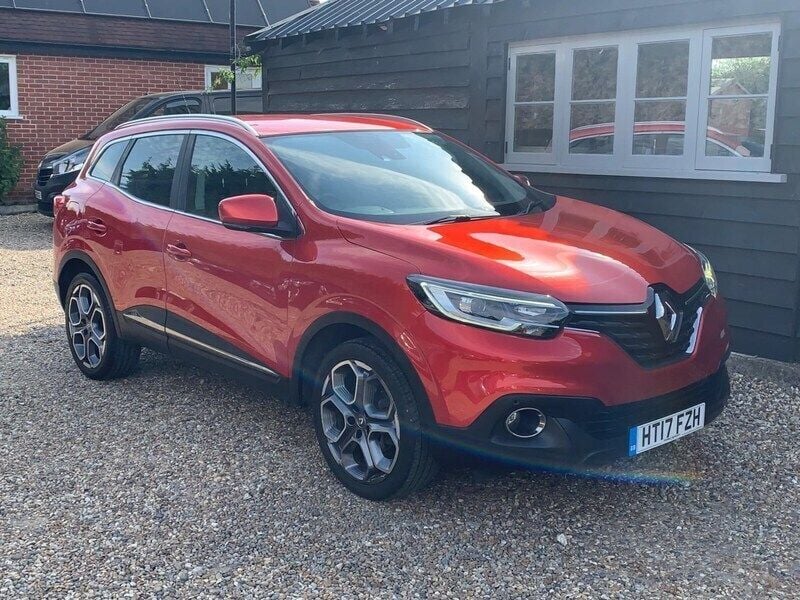 Red Used 2017 Renault Kadjar Dynamique SUV | £6,150 (Fair price) - Image 1/4