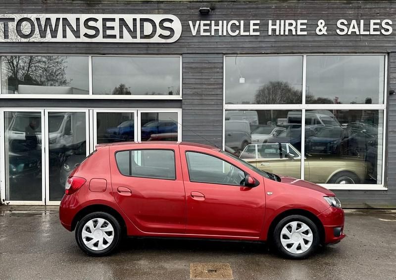 Used Dacia Sandero Lauréate 2013 Red Hatchback