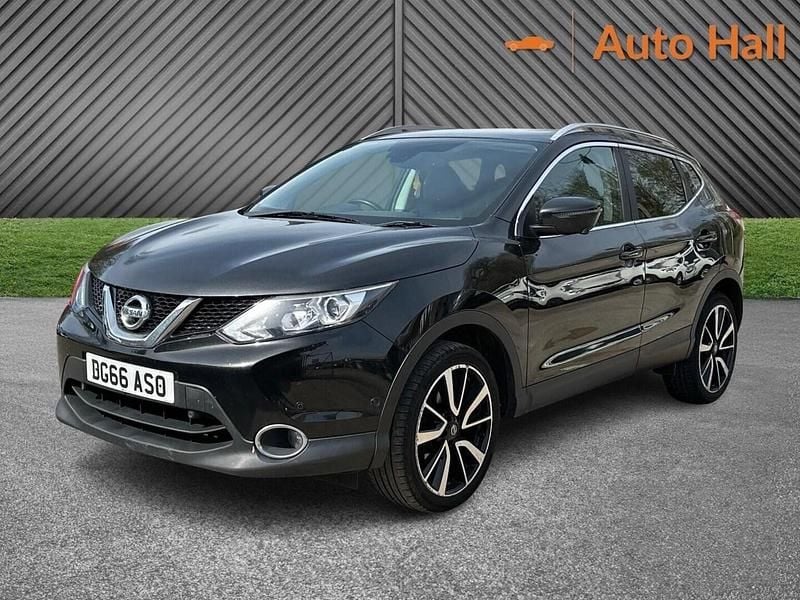 Used Nissan Qashqai S 110 HP (80 kW) 2016 Black SUV