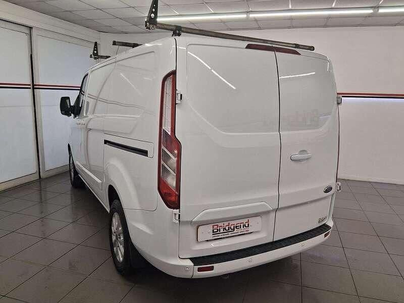 Used Ford Transit Custom Limited 130 HP (95 kW) 2021 White Van