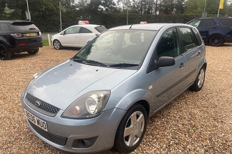 Blue Used 2006 Ford Fiesta Zetec Hatchback | £995 (Good price) - Image 1/1