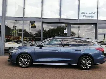 Used Ford Focus ST-Line 125 HP (91 kW) 2023 Blue Estate