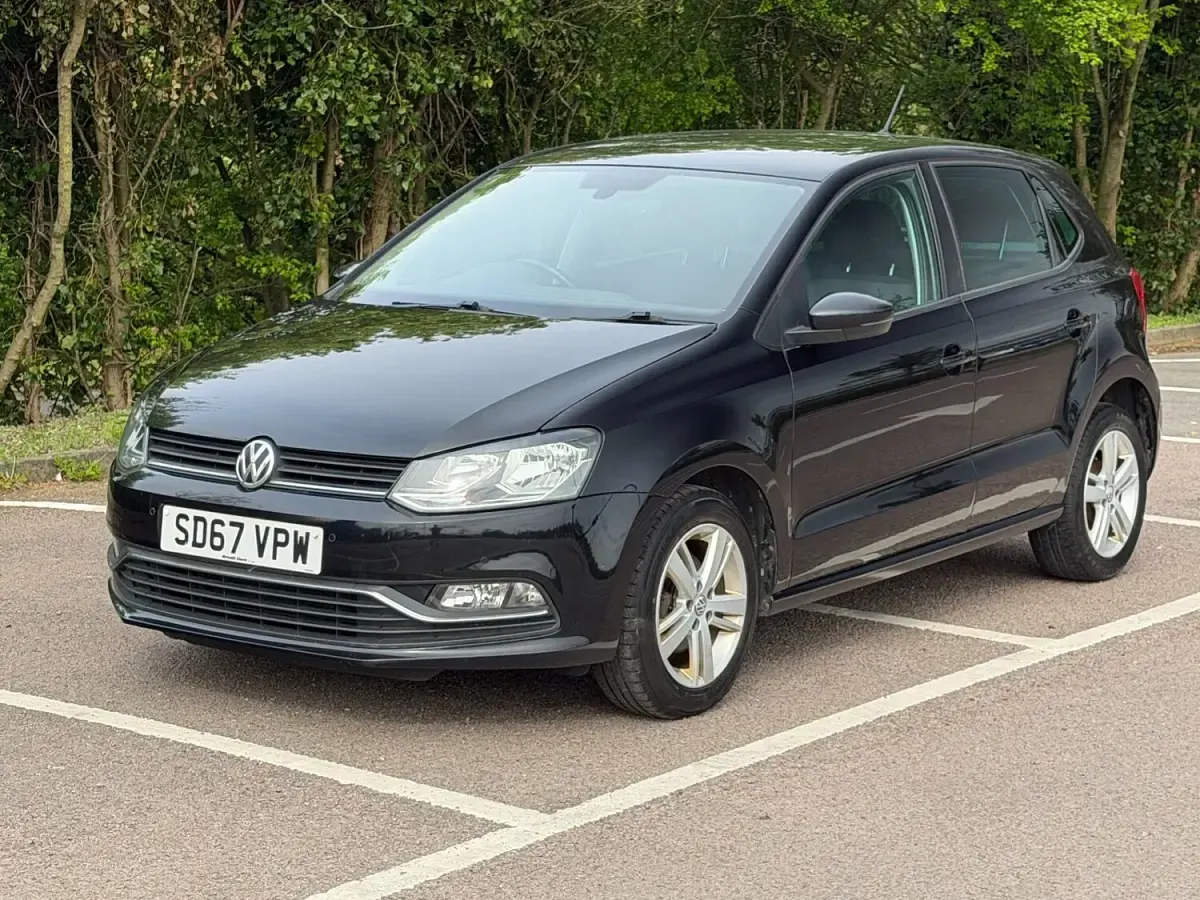 Used VW Polo Edition 60 HP (44 kW) 2017 Black Hatchback