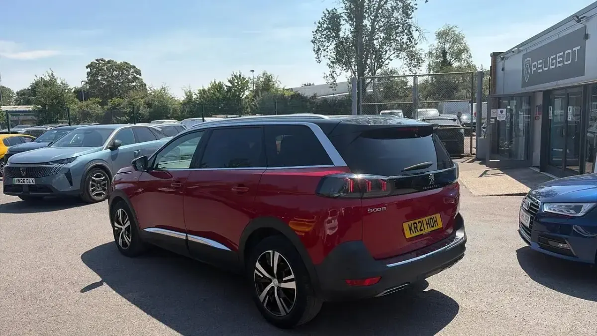 Used Peugeot 5008 GT 129 HP (94 kW) 2021 Red SUV