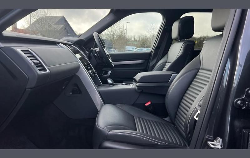 Used Land Rover Discovery 5 SE Dynamic 350 HP (257 kW) 2025 Premium metallic  carpathian grey SUV