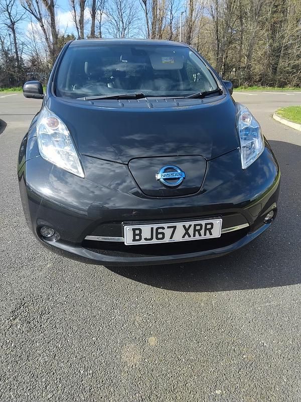 Used Nissan Leaf Tekna 80 kW (109 HP) 2017 Black Hatchback
