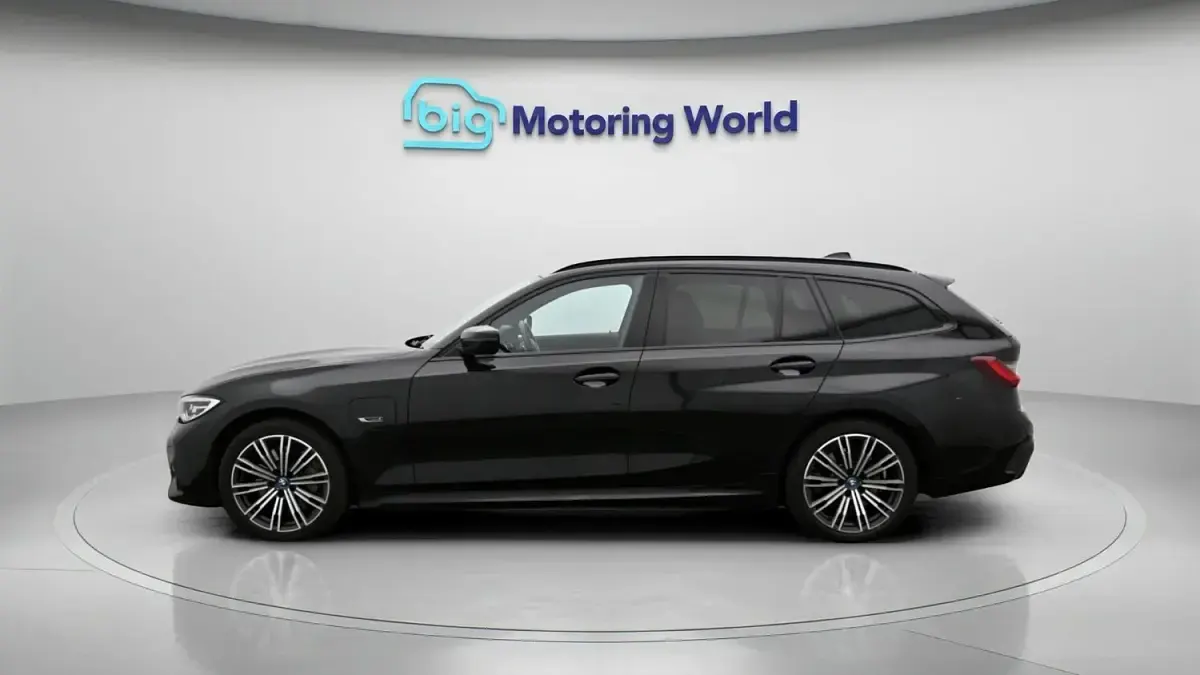 Used BMW 330e M Sport 292 HP (214 kW) 2022 Black Estate