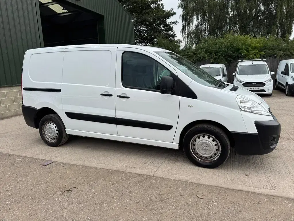 Used Peugeot Expert 130 HP (95 kW) 2016 White Van