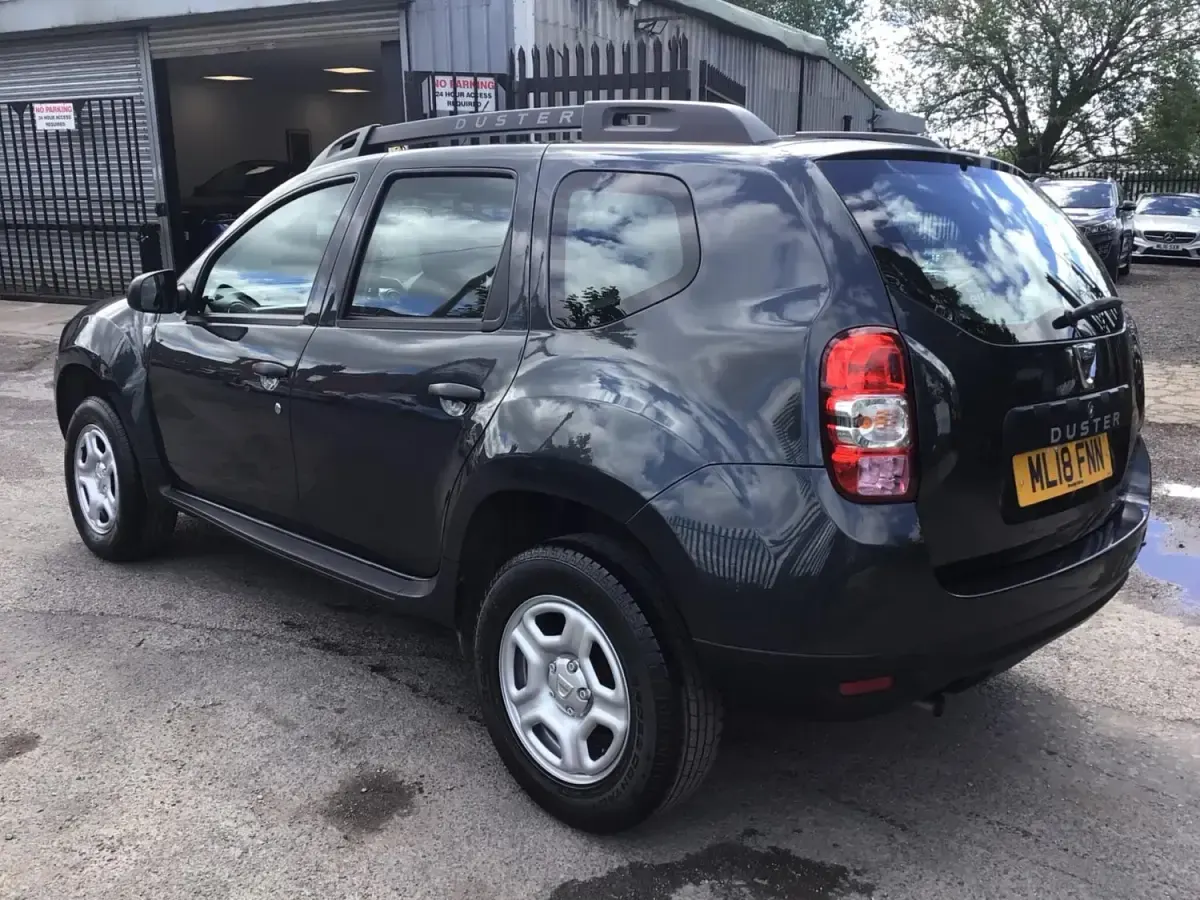 Usado Dacia Duster 114 CV (83 kW) 2018 Gris SUV