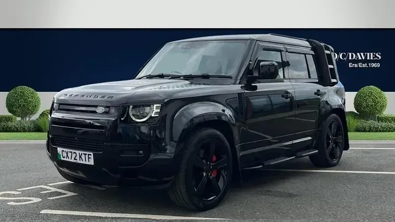 Używany Land Rover Defender S 250 KM (183 kW) 2022 Czarny SUV