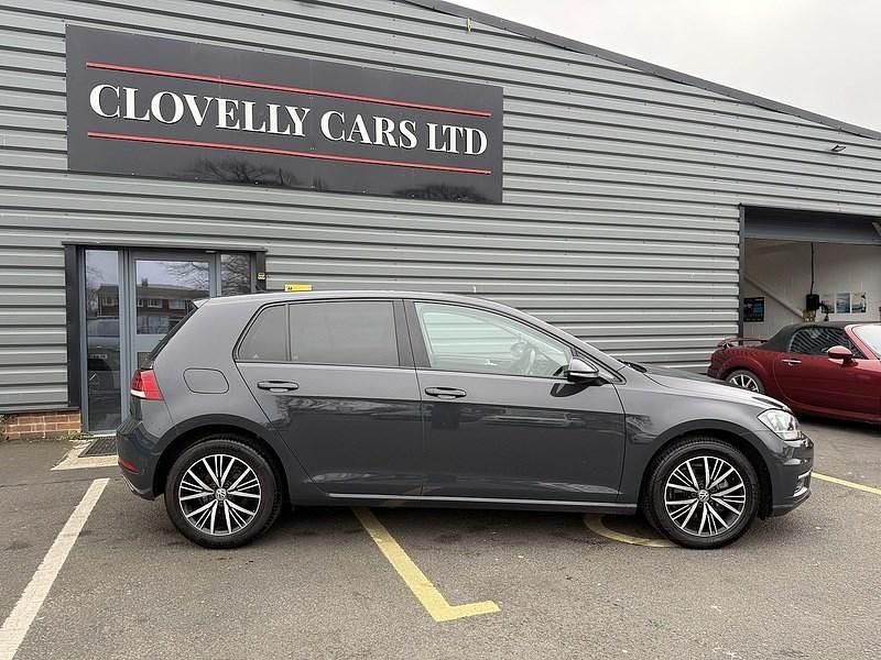 Used VW Golf VII SE 116 HP (85 kW) 2018 Grey Hatchback