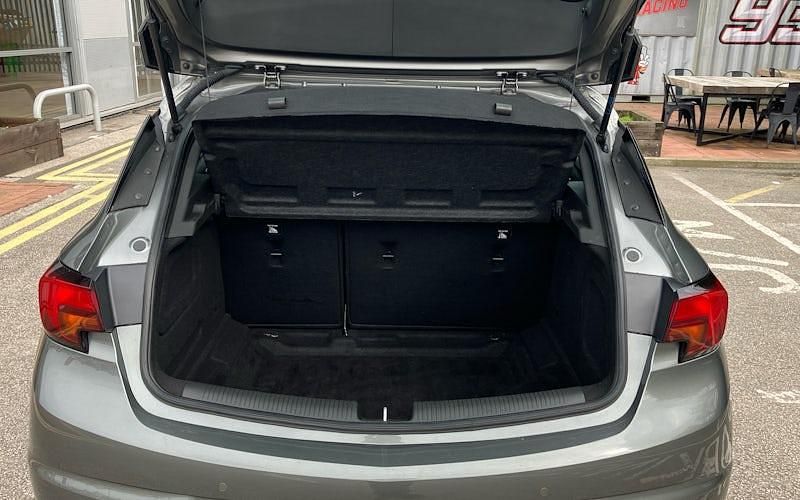 Used Vauxhall Astra Business Edition 105 HP (77 kW) 2021 Grey Hatchback