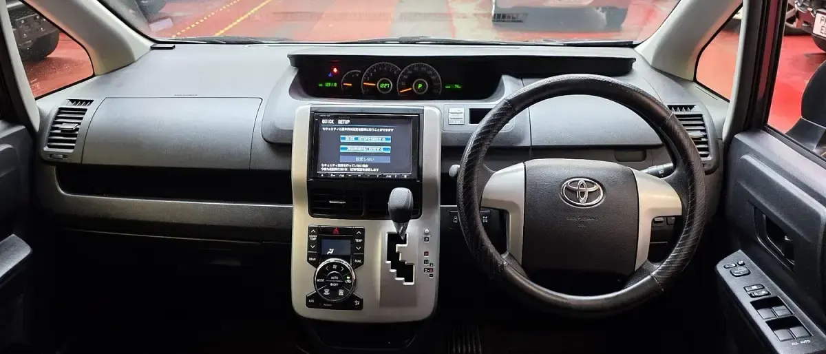 Used Toyota Voxy 2023 Mauve/purple