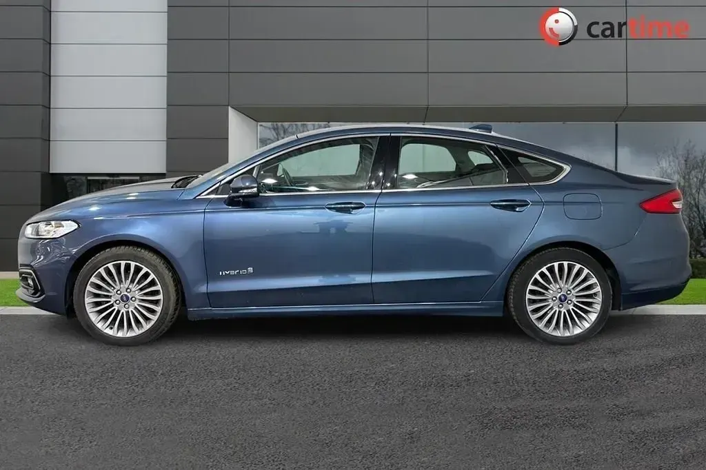 Usado Ford Mondeo Titanium 187 HP (137 kW) 2020 Azul Sedan