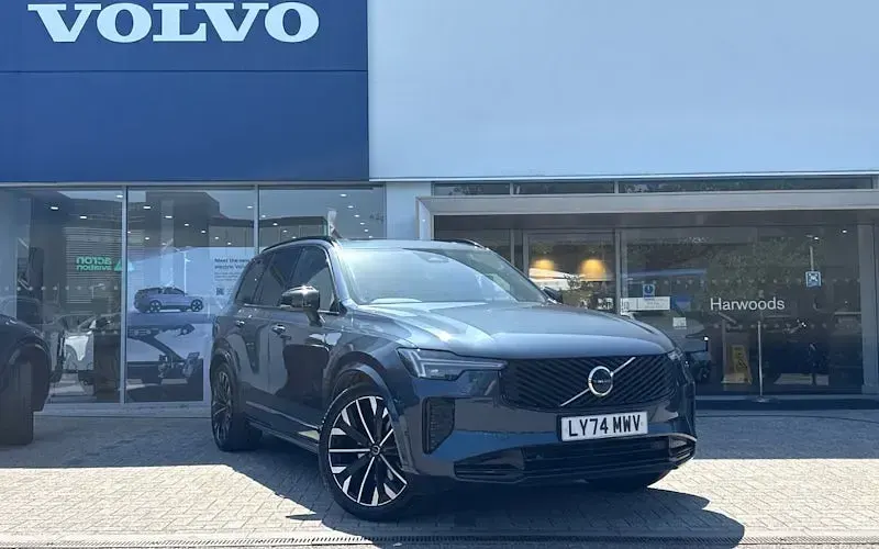 Begagnad Volvo XC90 Plus 250 HK (183 kW) 2025 SUV