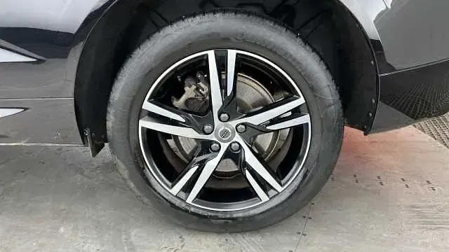 Used Volvo XC60 R-Design 197 HP (144 kW) 2021 SUV