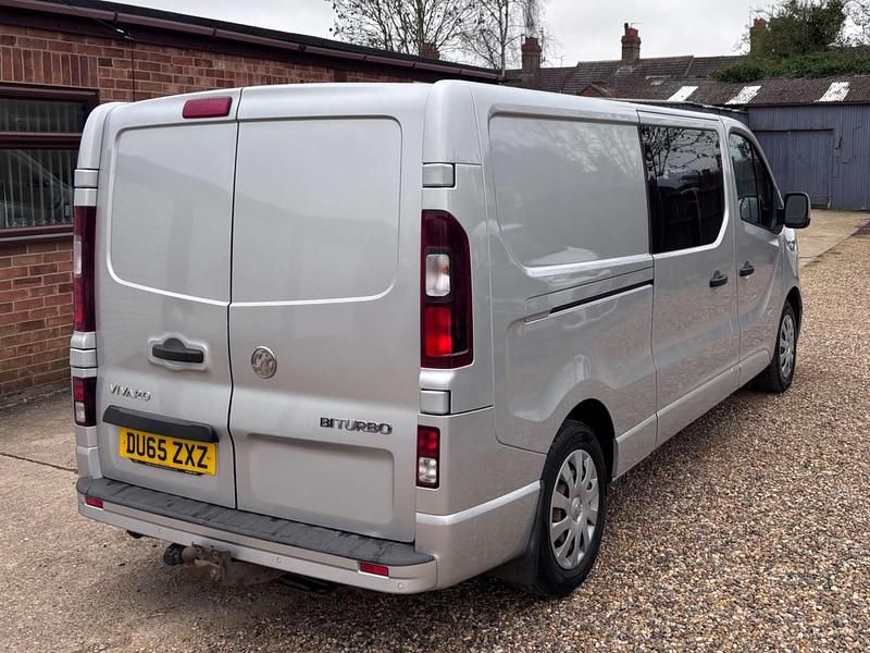 Used Vauxhall Vivaro Sportive 120 HP (88 kW) 2016 Silver
