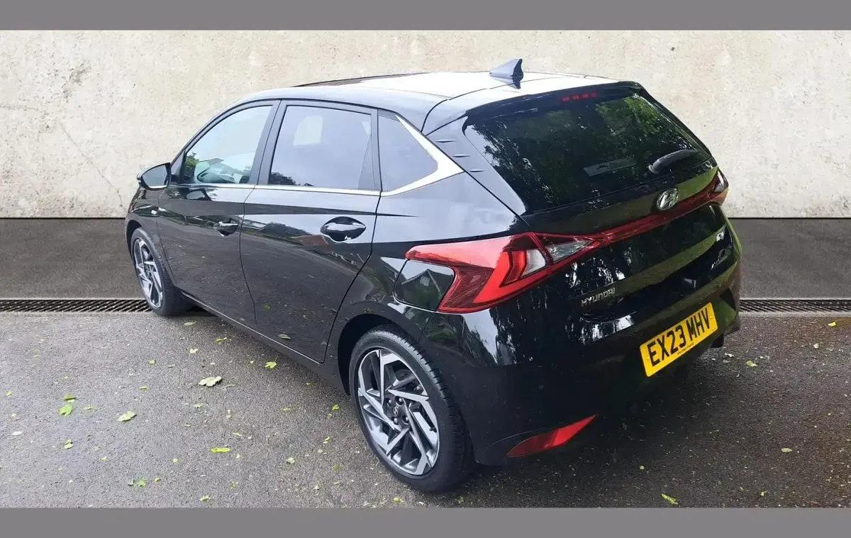 Used Hyundai i20 Premium 99 HP (72 kW) 2023 Black Hatchback
