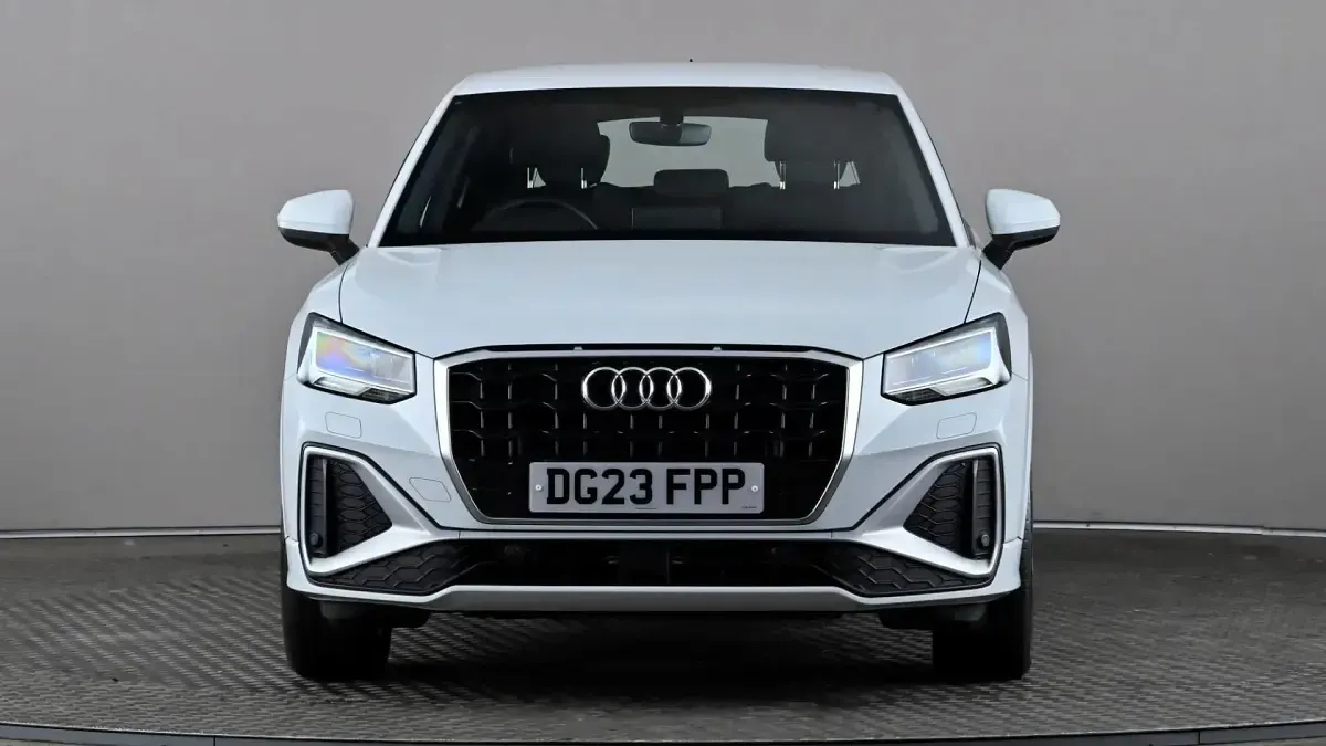 Used Audi Q2 S-Line 110 HP (80 kW) 2023 White SUV