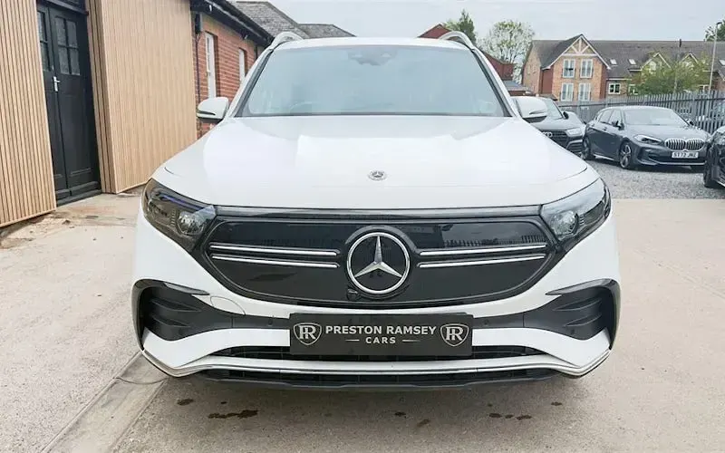 Usado Mercedes EQB350 AMG line 214 kW (292 HP) 2023 Branco SUV