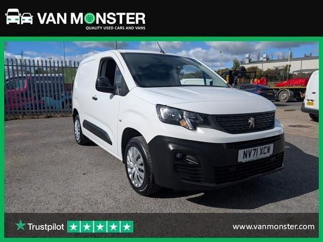 White Used 2022 Peugeot Partner MPV | £10,074 (Fair price) - Image 1/4