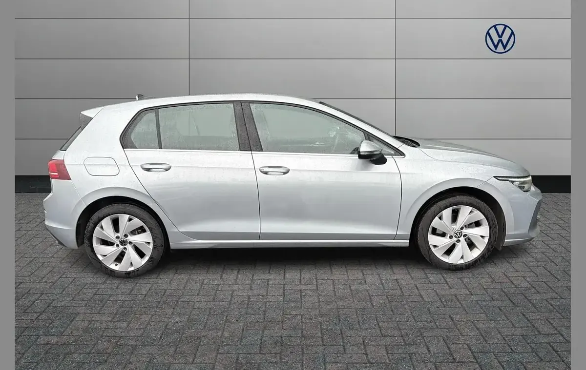 Used VW Golf VIII Style 147 HP (108 kW) 2025 Silver Hatchback