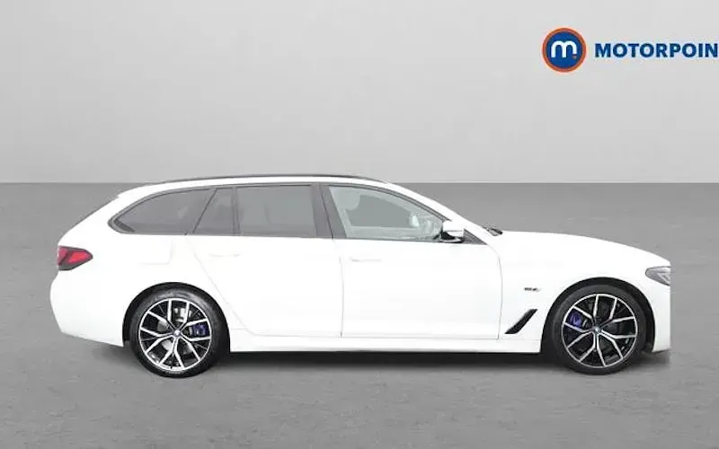 Usado BMW 530e M Sport 292 CV (214 kW) 2022 Blanco Familiar