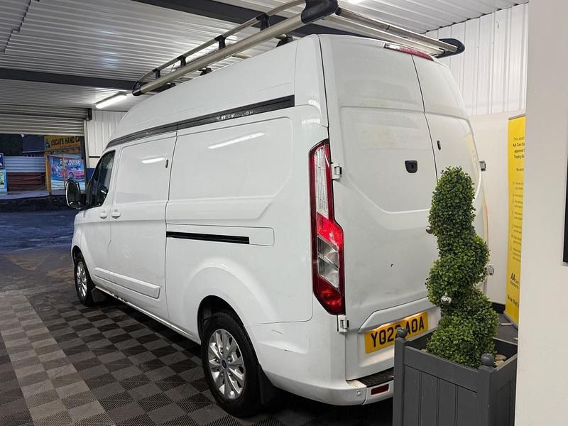 Used Ford Transit Custom Limited 170 HP (125 kW) 2022 White Van