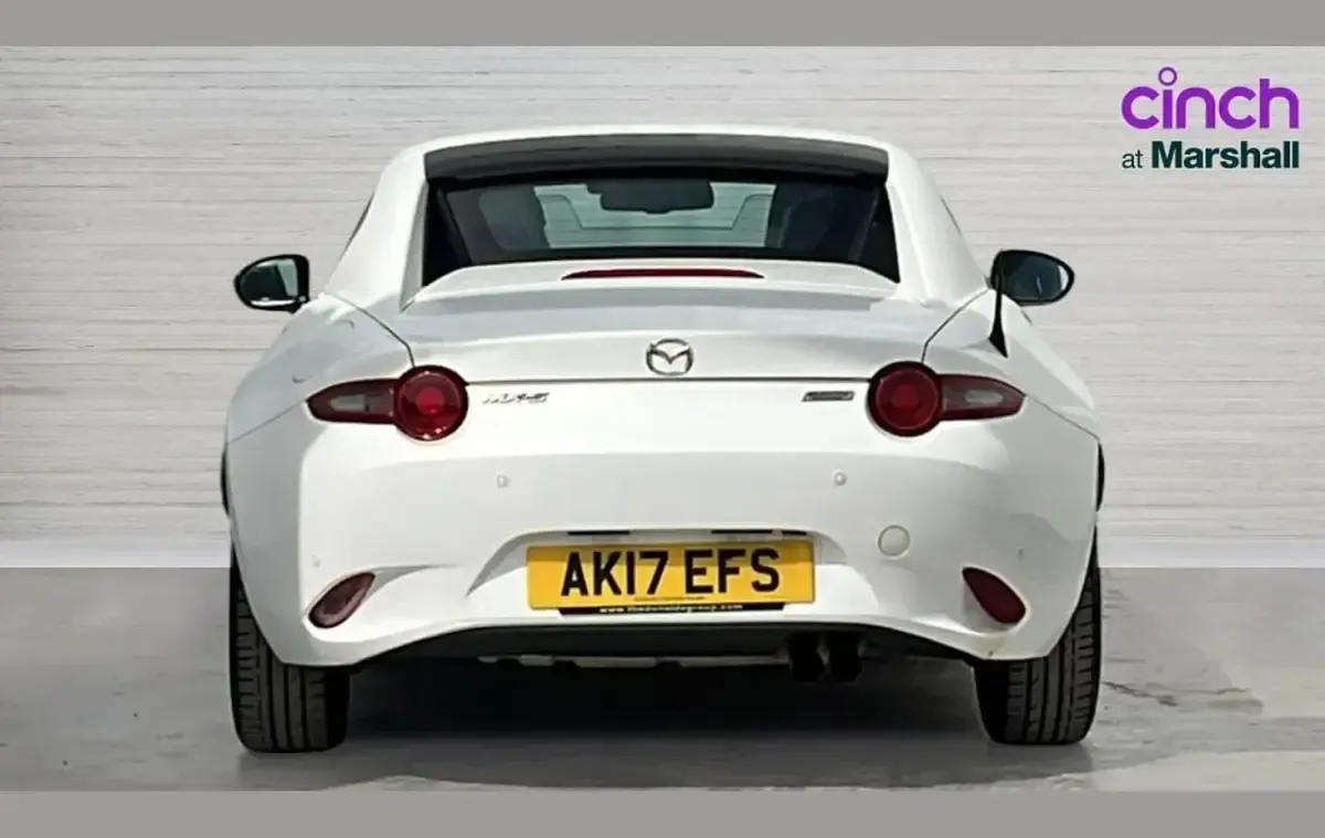 Used Mazda MX5 Inclusive 160 HP (117 kW) 2017 White Cabriolet
