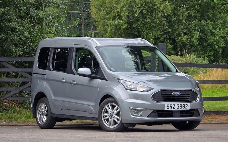 Used 2021 Ford Tourneo Connect Titanium MPV | £11,975 (Fair price) - Image 1/2