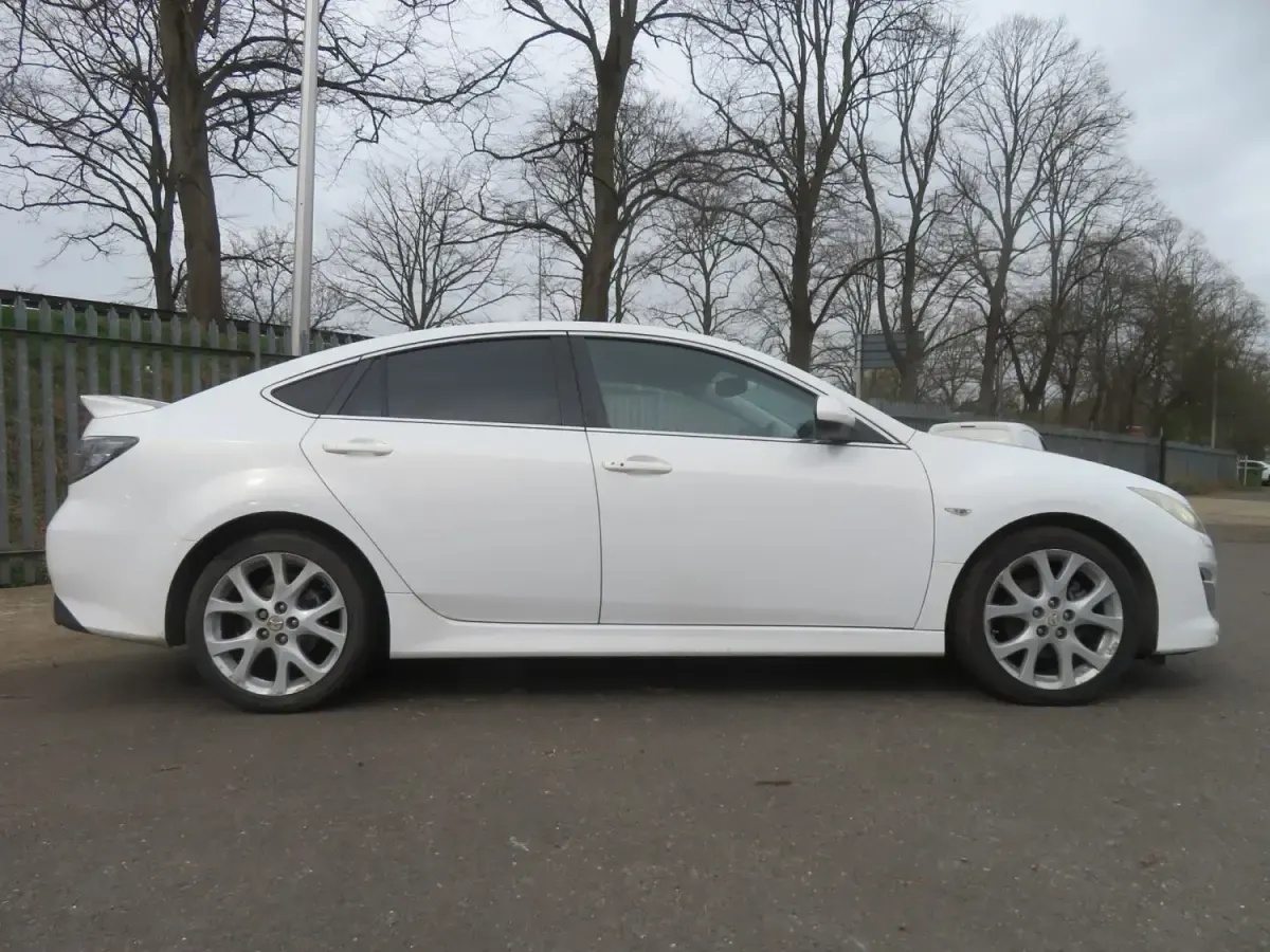 Second-hand Mazda 6 Inclusive 170 CP (125 kW) 2008 Alb Hatchback