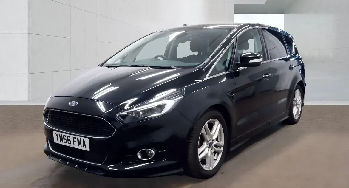 Usado Ford S-MAX Sport 180 HP (132 kW) 2016 Preto Monovolume