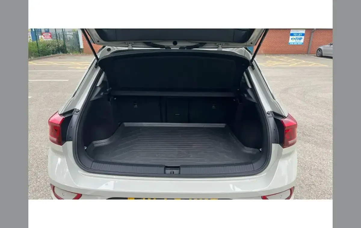 Used VW T-Roc Life 150 HP (110 kW) 2023 Grey SUV