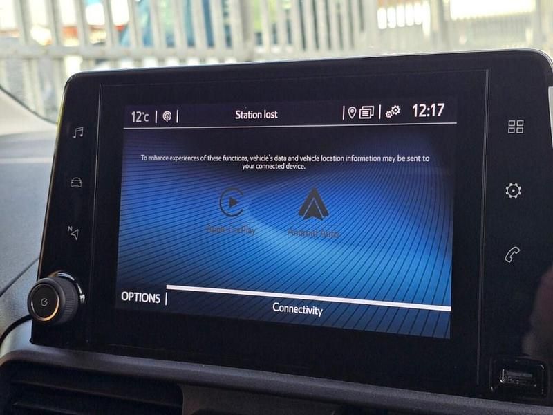 Used Toyota Proace Design 130 HP (95 kW) 2023 White MPV