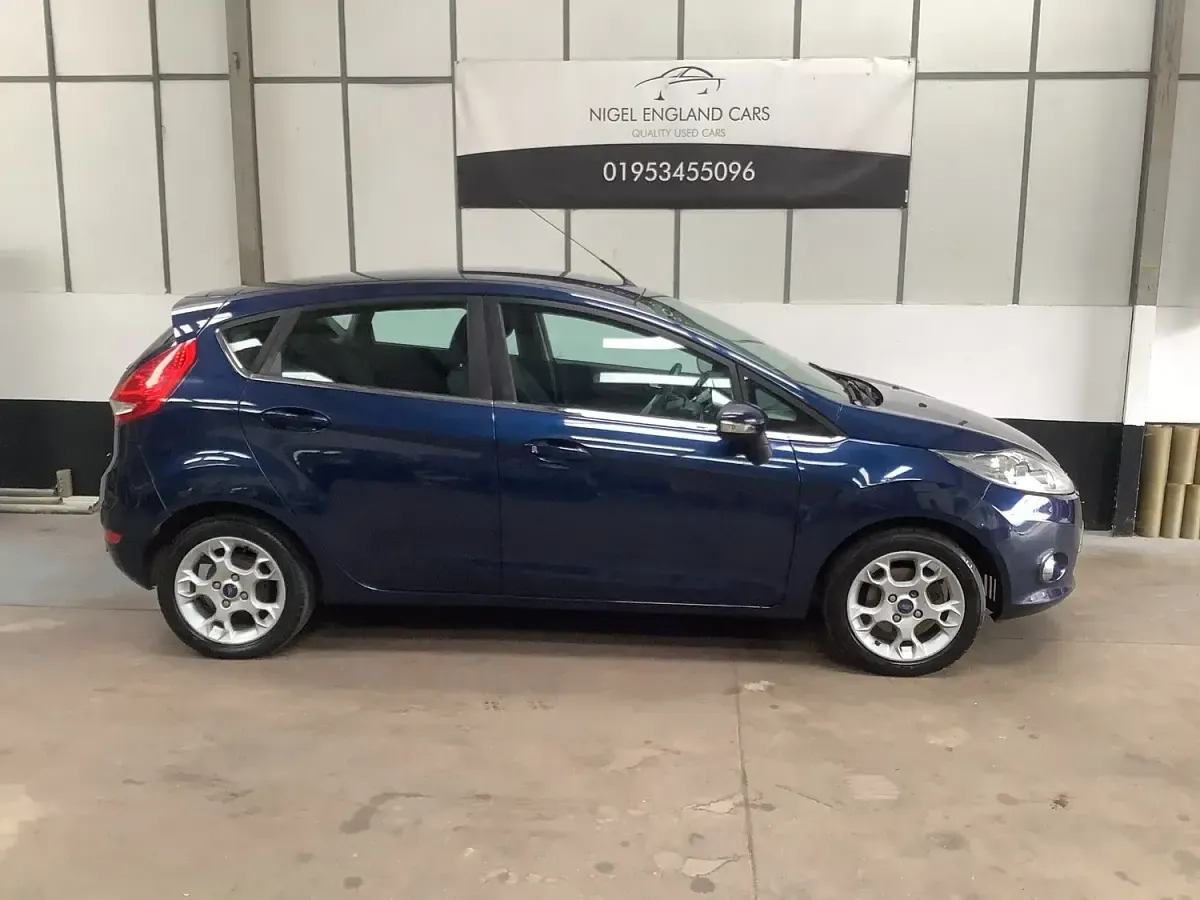Used Ford Fiesta Zetec 96 HP (70 kW) 2011 Blue Hatchback