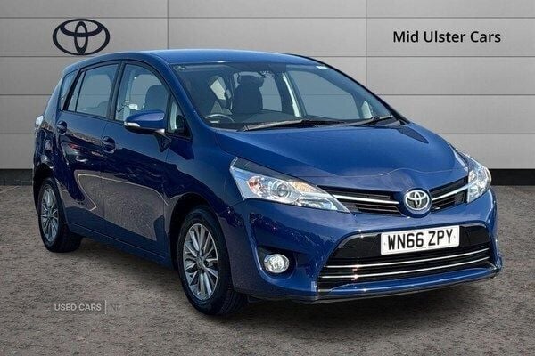 Blue Used 2016 Toyota Verso MPV | £9,995 (Fair price) - Image 1/4