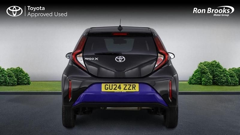 Used Toyota Aygo X 72 HP (52 kW) 2024 Blue SUV
